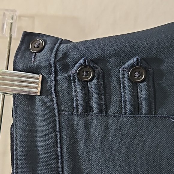 Lands End Kids Navy Aline skirt, 11/12 Adjustable Elastic waist, Pleated, Pocket - Picture 3 of 13